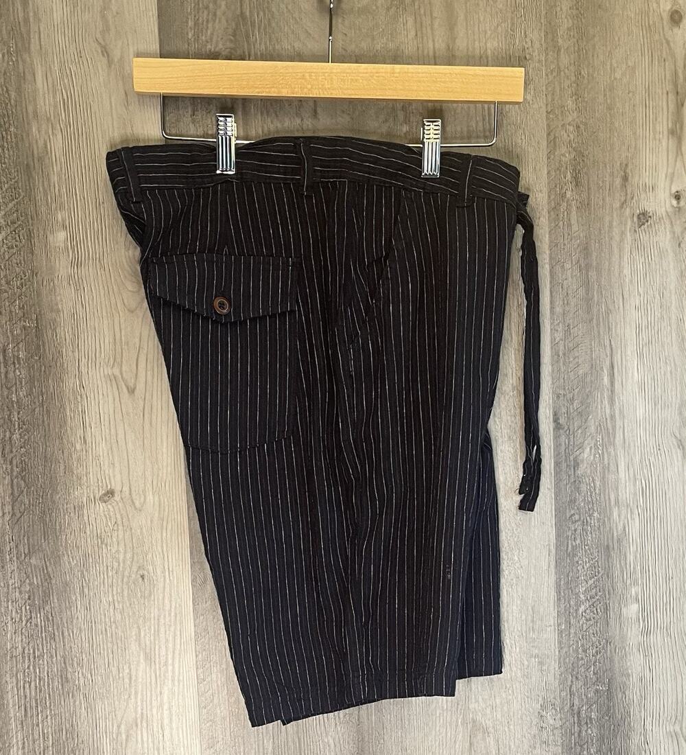 Men’s Livergy Linen Blend Shorts Size 36 Navy Pinstripe Casual Summer Flat Front